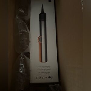 Brand new in box Dyson air strait